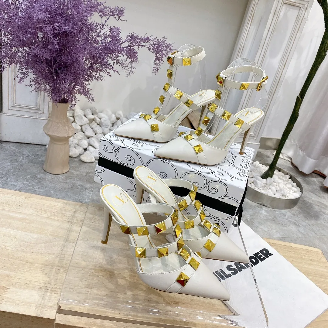 👟👟Ex-factory price 400👟👟 Genuine leather sole +40 (buckle style +10) Valentino Spring and summer new rivet shoes are new☑️ —————————————— The latest golden big rivet elements are full of high-end! Extremely fashionable Heel height: 9.5cm Upper: Matt sheepskin Lining: Sheepskin lining Outsole: Italian genuine leather outsole, rubber sole optional Color: Two styles with 8 colors available Code number: 34-41 (34 and 42 are custom-made and non-returnable) Buckle style: +10 Slippers style:
